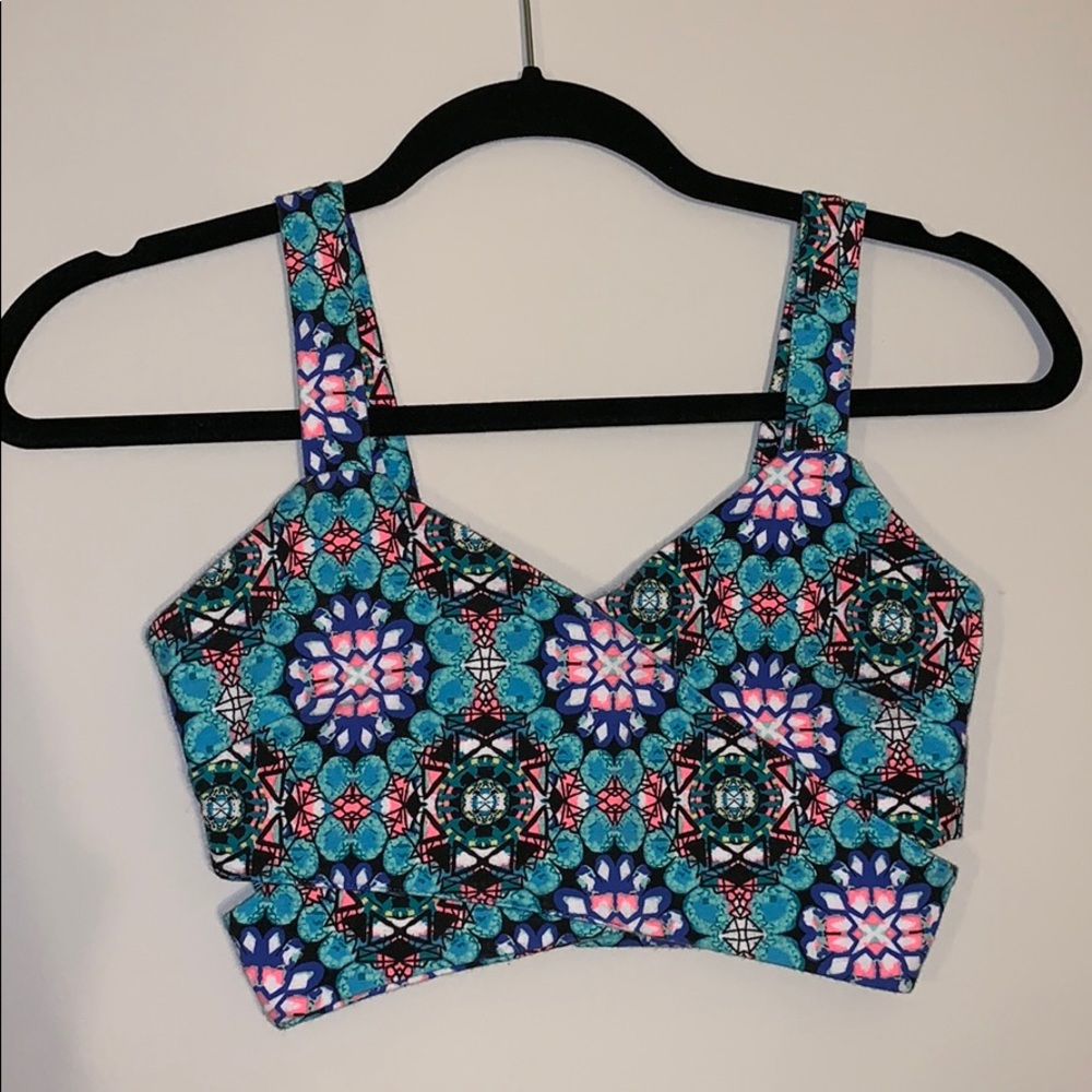 Small kaleidoscope print crop top